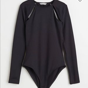Cut-out bodysuit (long sleeve)